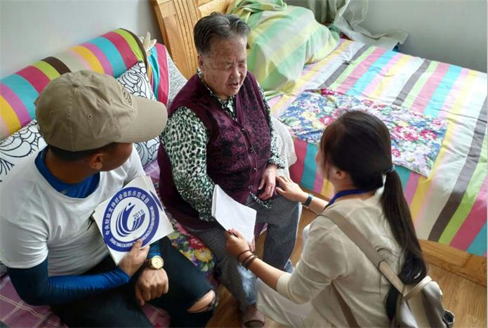 社会服务项目“盲障残疾人服务试点项目”受益对象走访