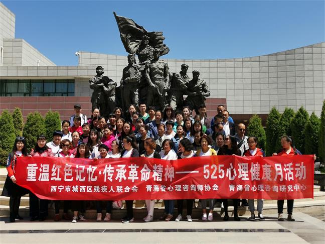 “壮丽70年，奋斗新时代”