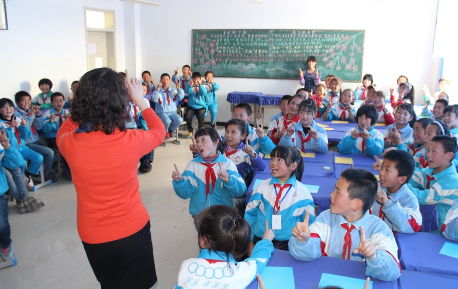 关爱服刑在教、刑释解教人员未成年子女示范项目心理团体辅导