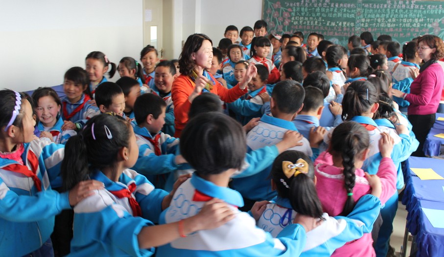 关爱服刑在教、刑释解教人员未成年子女示范项目心理团体辅导