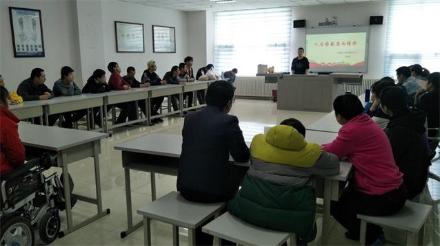 “金钥匙，放飞心灵”“人生因感恩而精彩”活动