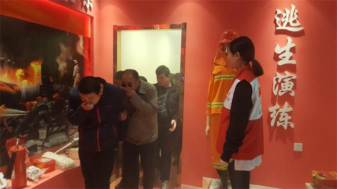 参观青海省红十字会生命安全健康体验馆