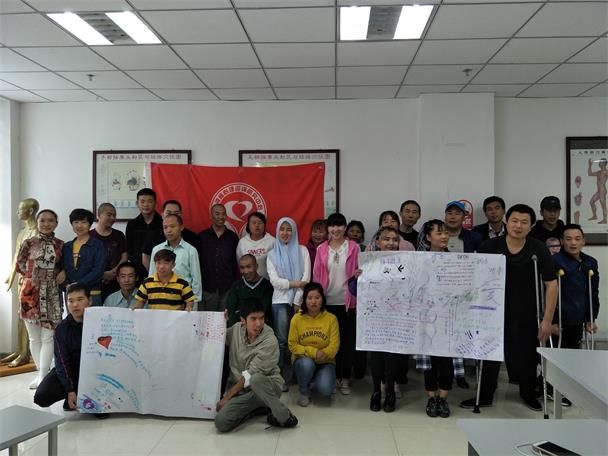 青海省心理咨询研究中心“金钥匙，放飞心灵”感恩教育讲座