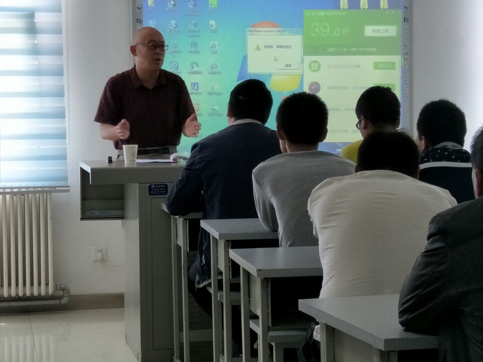 “金钥匙，放飞心灵”“遵法守法，做个懂法的好公民”法律知识讲座