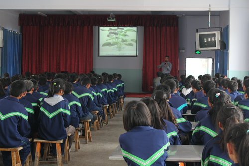 乐平心理为大通四中中考学生进行考前解压