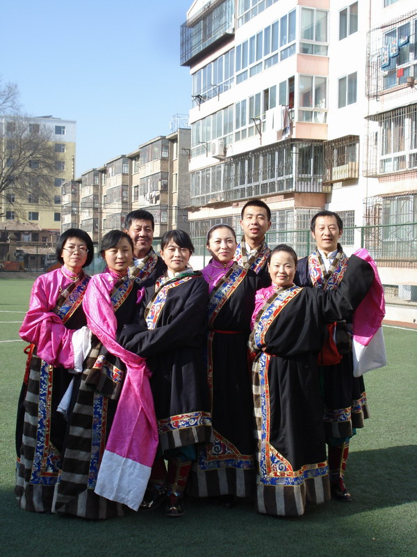 中心老师藏舞集体合影